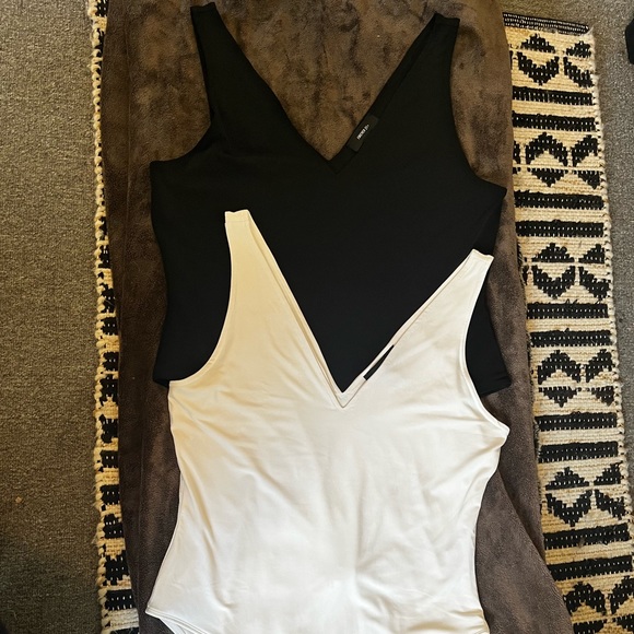 Forever 21 bodysuit bundle- 2 v neck bodysuit - b&w -stretchy , runs generous - Picture 3 of 5